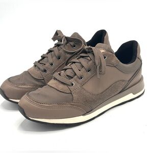 Women’s Geox Amphibiox Respira Sneakers, size 8, excellent condition